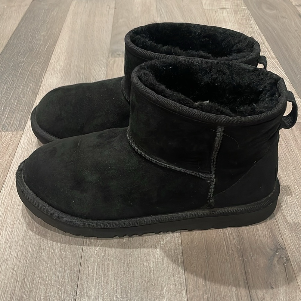 UGG Classic Mini II Genuine Shearling Lined Boot - Picture 8 of 12